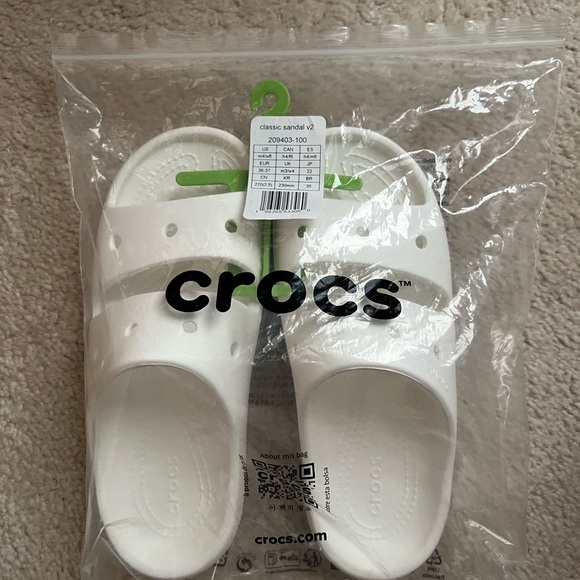 CROCS Classic Sandal White - Woman Size 6/Men size 4 EUC - Picture 9 of 9